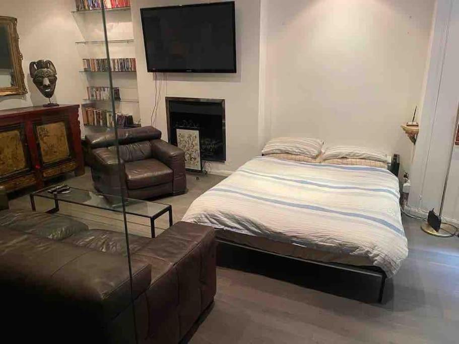 Large Studio Flat In Kensington Londra Exterior foto