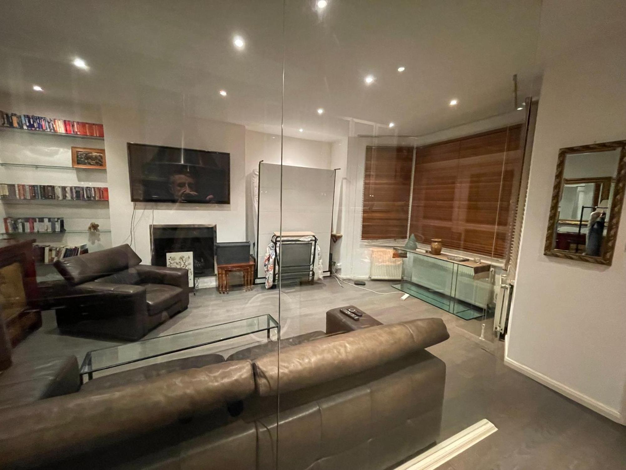 Large Studio Flat In Kensington Londra Exterior foto