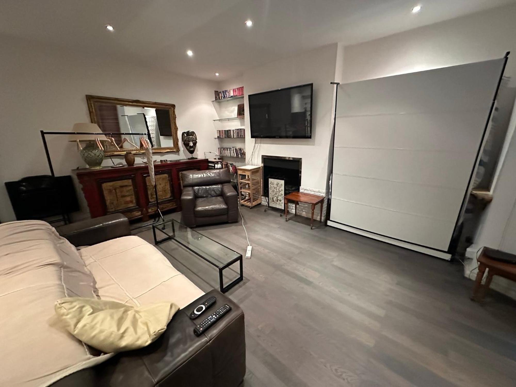 Large Studio Flat In Kensington Londra Exterior foto